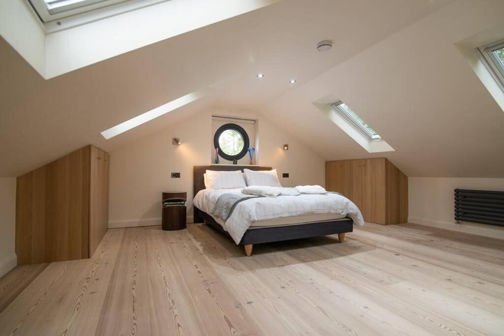 Luxury Coach House Next To Woodland In Knutsford Villa Exterior photo