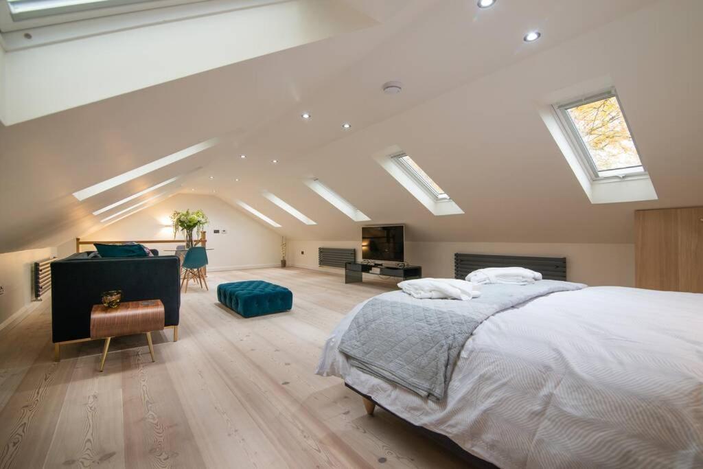 Luxury Coach House Next To Woodland In Knutsford Villa Exterior photo