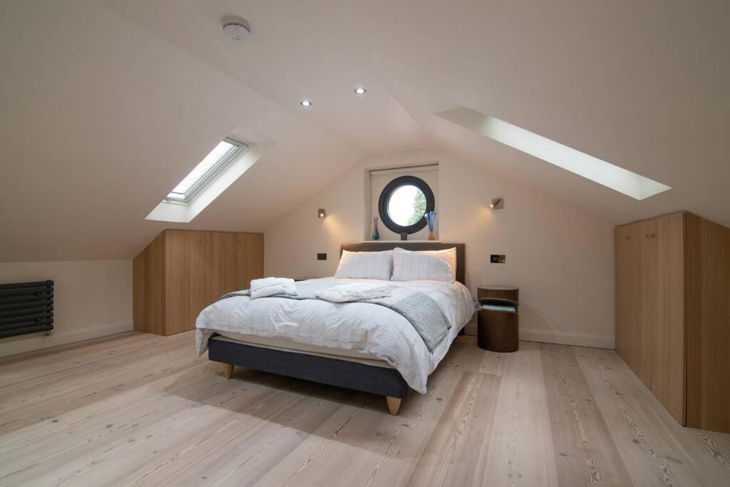 Luxury Coach House Next To Woodland In Knutsford Villa Exterior photo