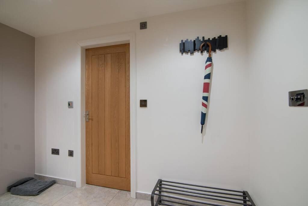 Luxury Coach House Next To Woodland In Knutsford Villa Exterior photo