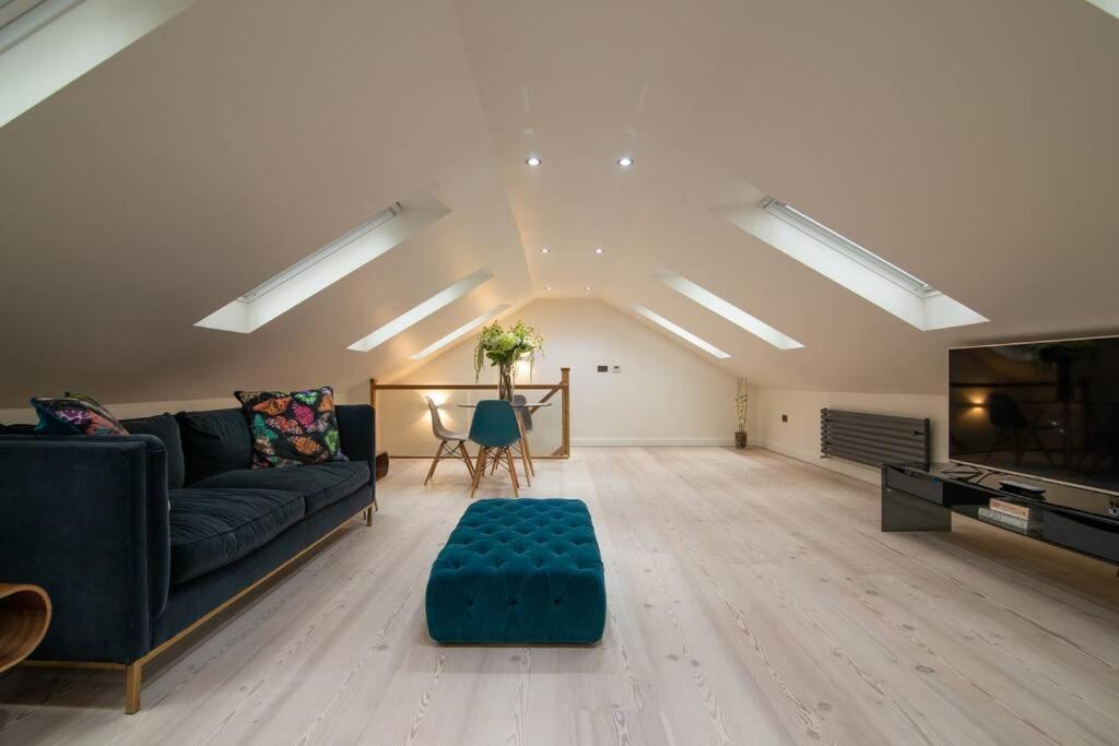 Luxury Coach House Next To Woodland In Knutsford Villa Exterior photo
